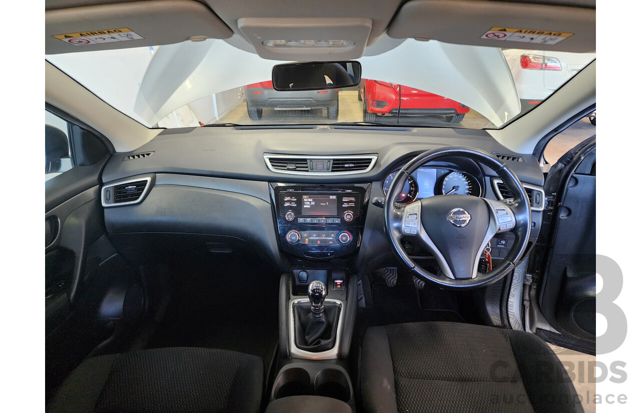 02/2015 Nissan Qashqai ST (4x2) J11 4d Wagon Silver 2.0L
