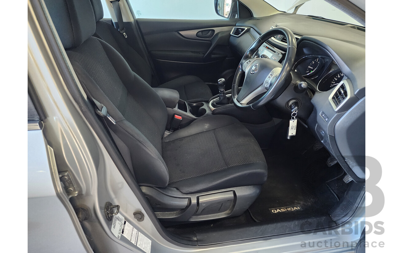 02/2015 Nissan Qashqai ST (4x2) J11 4d Wagon Silver 2.0L