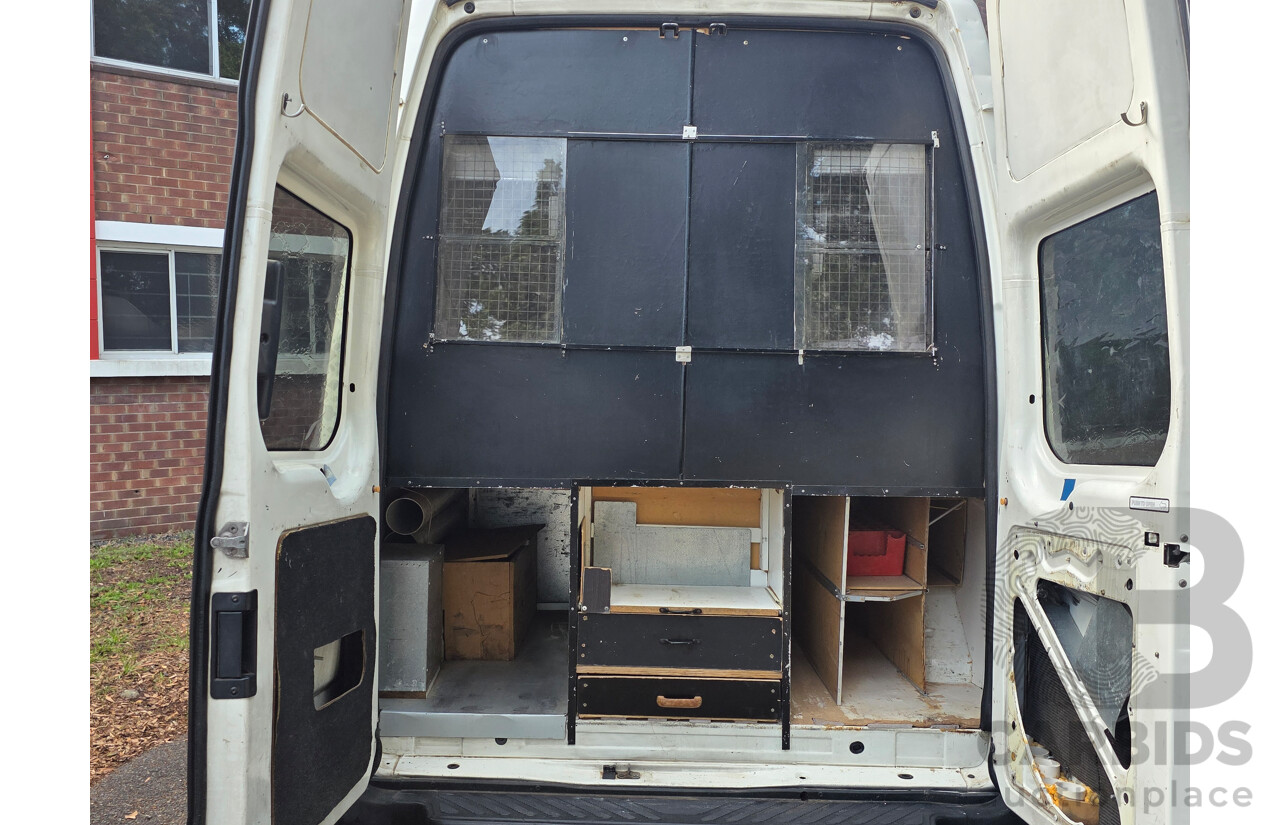 2/2004 Ford Transit MID LWB VH Van Diamond White / Decal Turbo Diesel 2.4L