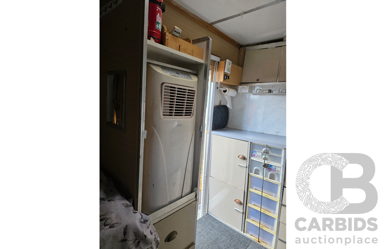 2/2004 Ford Transit MID LWB VH Van Diamond White / Decal Turbo Diesel 2.4L