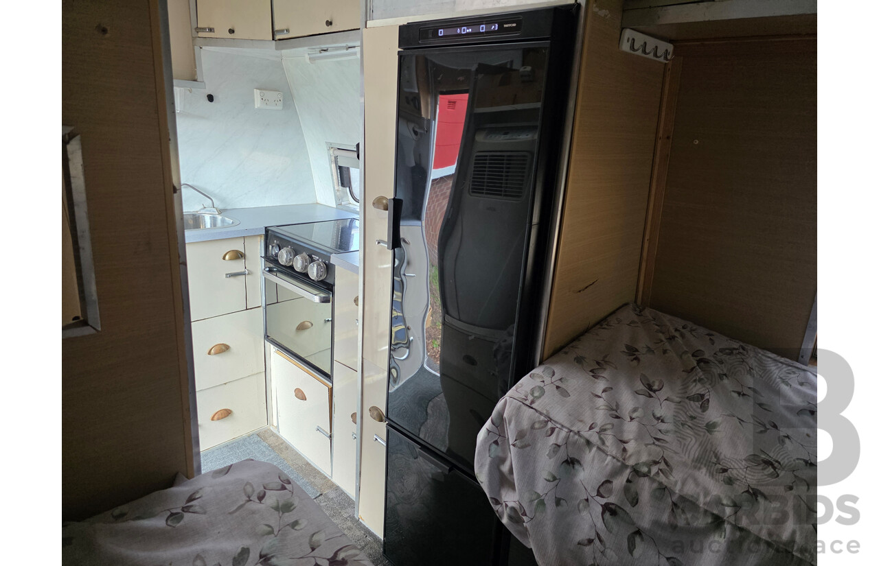 2/2004 Ford Transit MID LWB VH Van Diamond White / Decal Turbo Diesel 2.4L