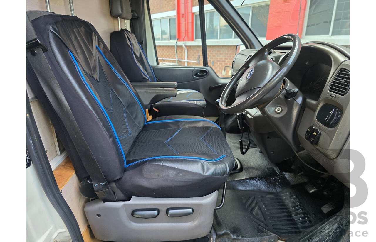 2/2004 Ford Transit MID LWB VH Van Diamond White / Decal Turbo Diesel 2.4L