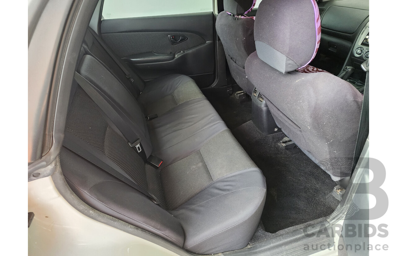 11/2003 Mitsubishi Magna VR-X TJ 4d Sedan White 3.5L
