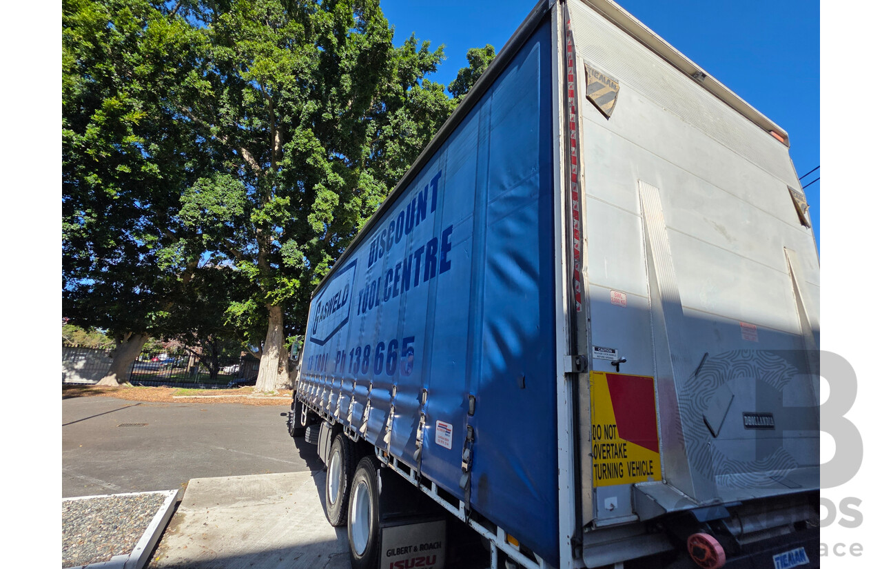 6/2011 Isuzu FXR 350 Sitec Series III 1000 4x2 Pantech 2d Truck Turbo Diesel 9.8L