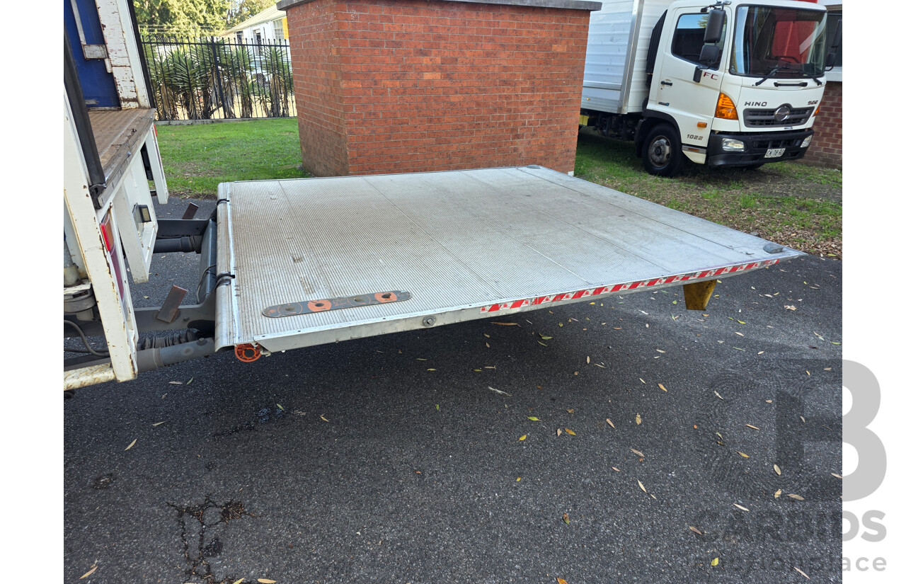 6/2011 Isuzu FXR 350 Sitec Series III 1000 4x2 Pantech 2d Truck Turbo Diesel 9.8L