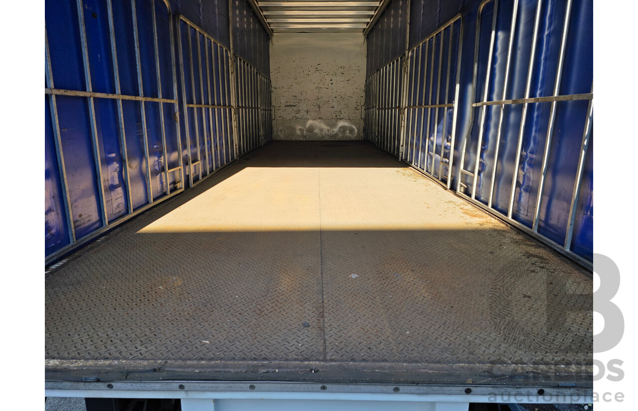 6/2011 Isuzu FXR 350 Sitec Series III 1000 4x2 Pantech 2d Truck Turbo Diesel 9.8L