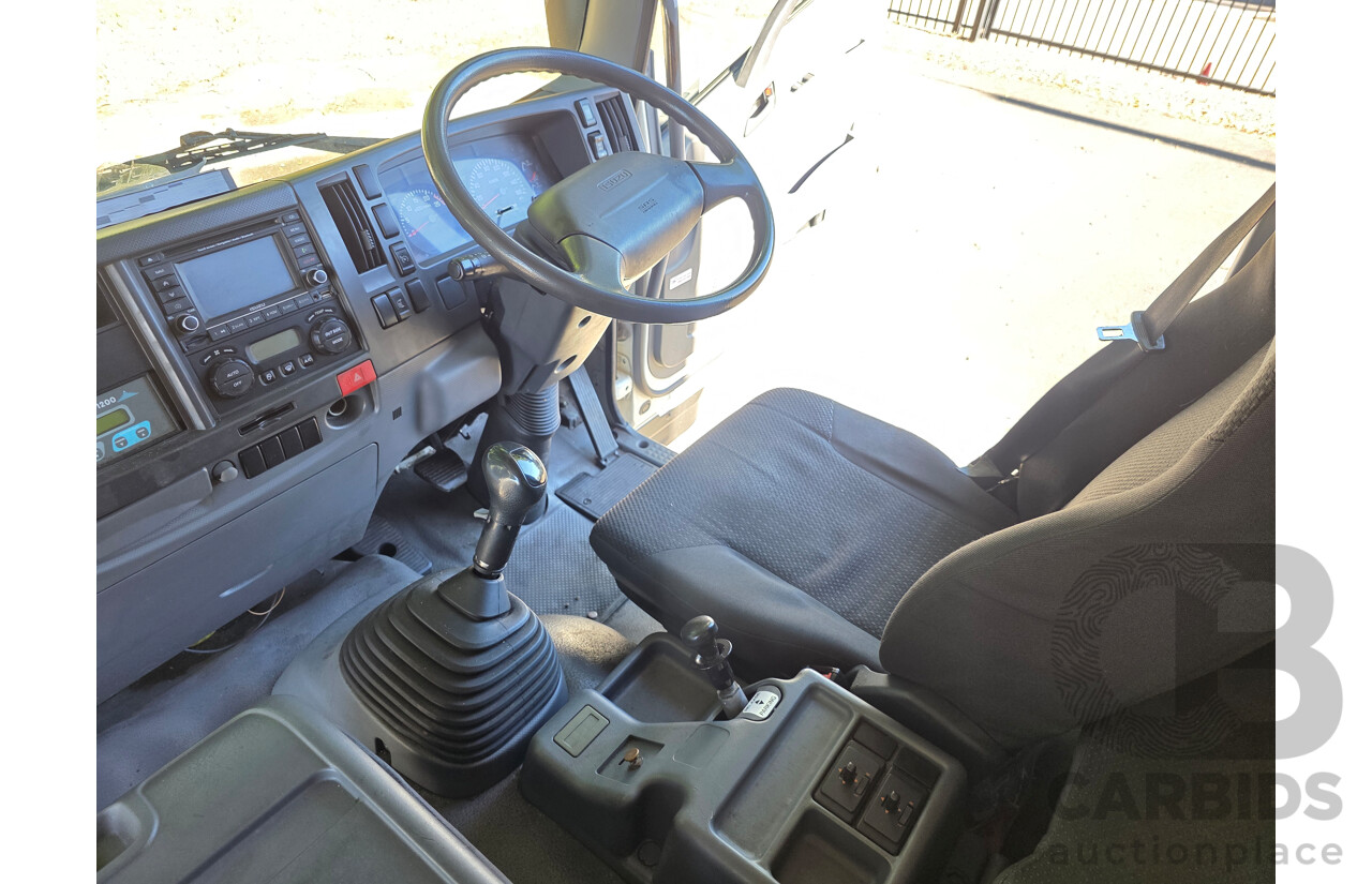 6/2011 Isuzu FXR 350 Sitec Series III 1000 4x2 Pantech 2d Truck Turbo Diesel 9.8L