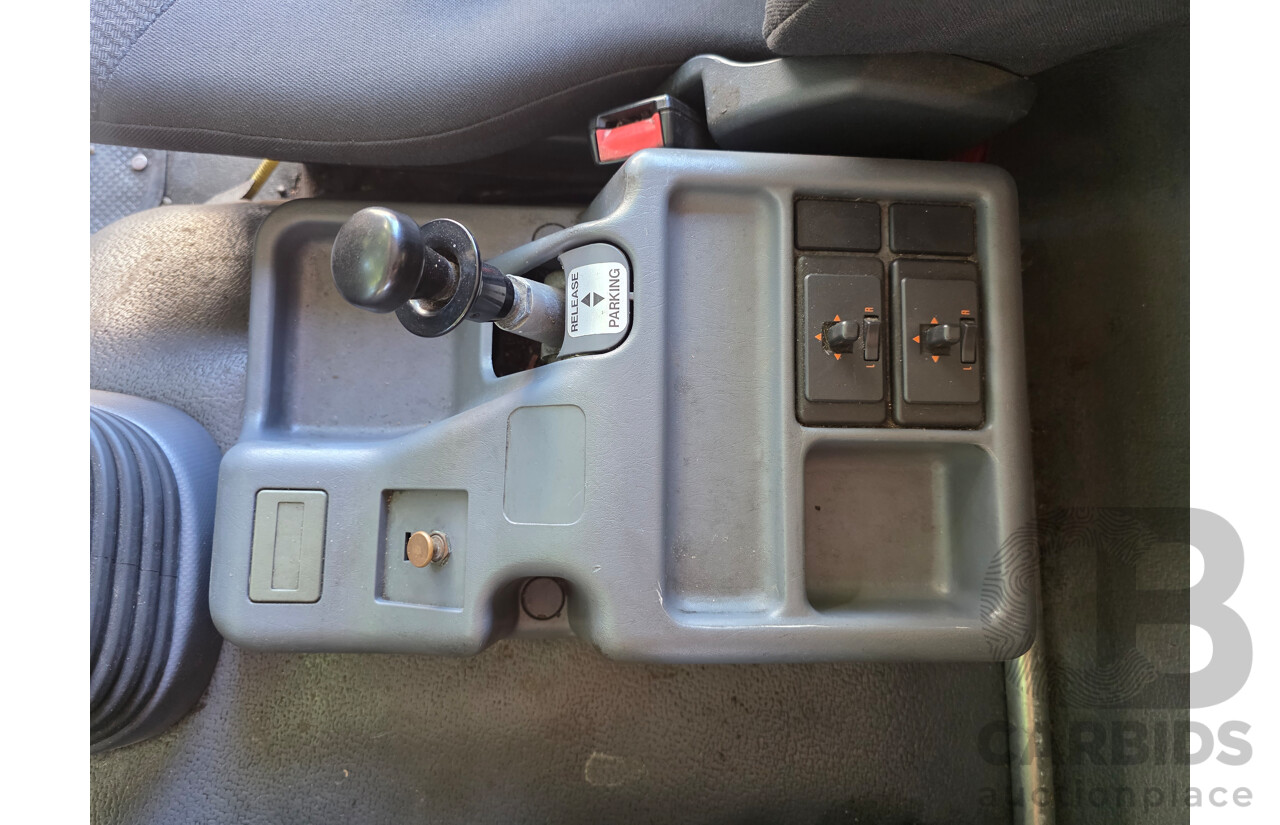 6/2011 Isuzu FXR 350 Sitec Series III 1000 4x2 Pantech 2d Truck Turbo Diesel 9.8L
