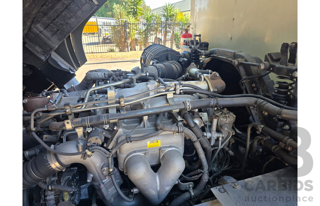 6/2011 Isuzu FXR 350 Sitec Series III 1000 4x2 Pantech 2d Truck Turbo Diesel 9.8L