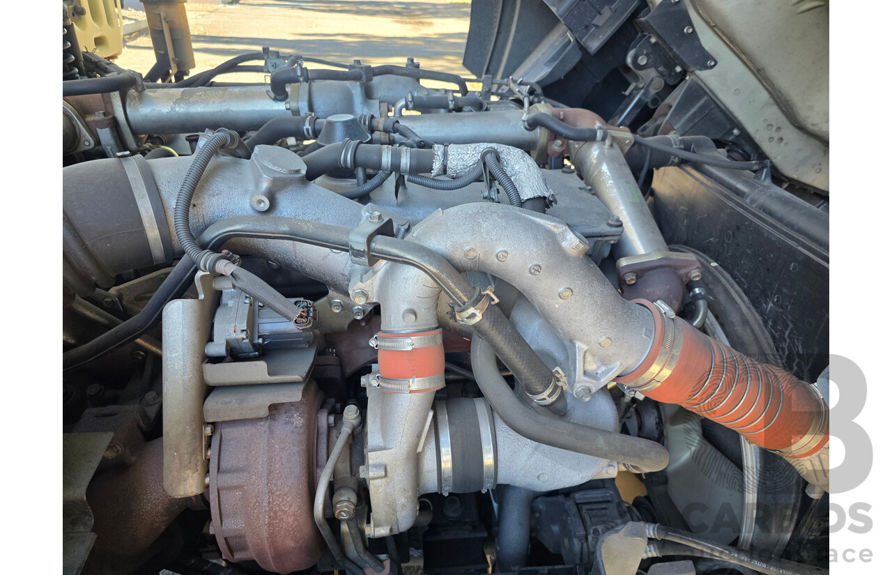 6/2011 Isuzu FXR 350 Sitec Series III 1000 4x2 Pantech 2d Truck Turbo Diesel 9.8L