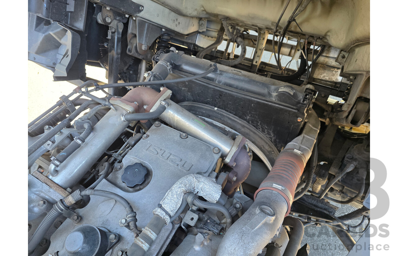 6/2011 Isuzu FXR 350 Sitec Series III 1000 4x2 Pantech 2d Truck Turbo Diesel 9.8L
