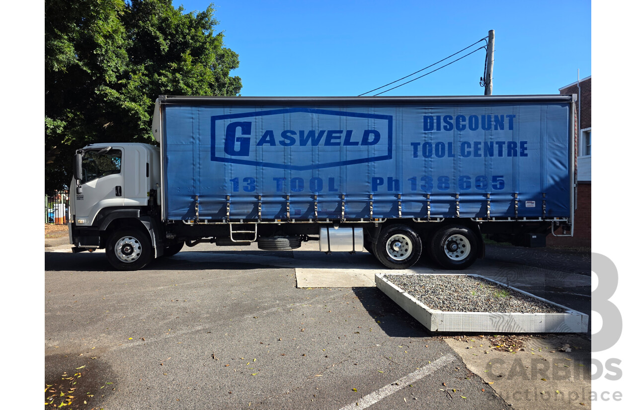 6/2011 Isuzu FXR 350 Sitec Series III 1000 4x2 Pantech 2d Truck Turbo Diesel 9.8L