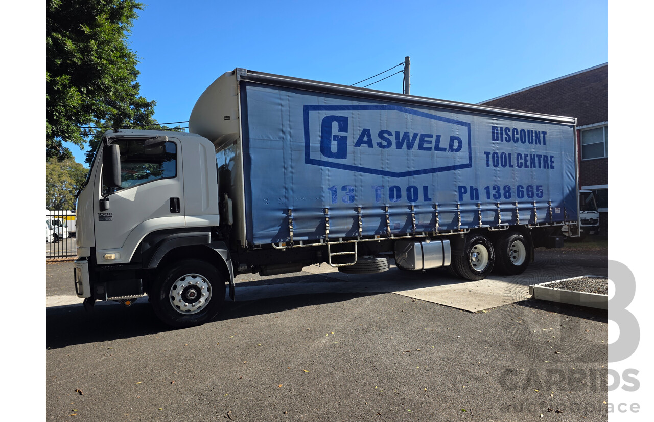 6/2011 Isuzu FXR 350 Sitec Series III 1000 4x2 Pantech 2d Truck Turbo Diesel 9.8L