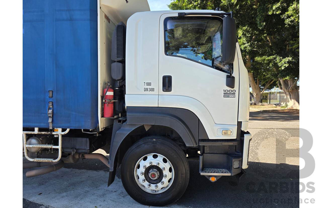 6/2011 Isuzu FXR 350 Sitec Series III 1000 4x2 Pantech 2d Truck Turbo Diesel 9.8L