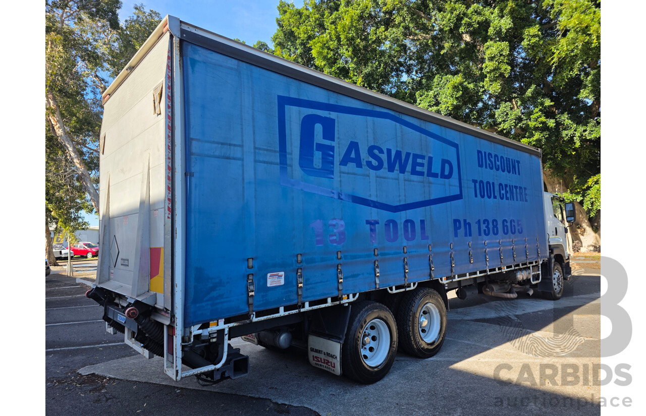 6/2011 Isuzu FXR 350 Sitec Series III 1000 4x2 Pantech 2d Truck Turbo Diesel 9.8L