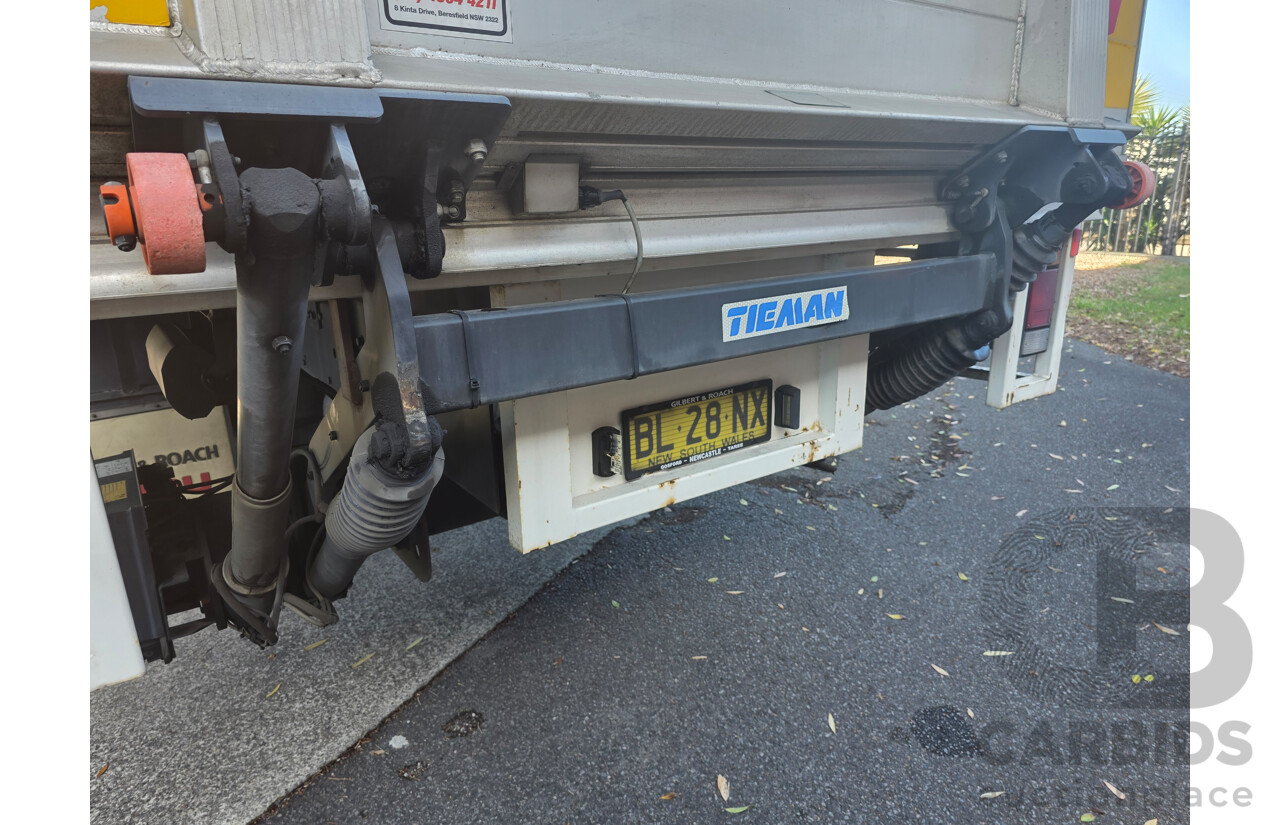 6/2011 Isuzu FXR 350 Sitec Series III 1000 4x2 Pantech 2d Truck Turbo Diesel 9.8L