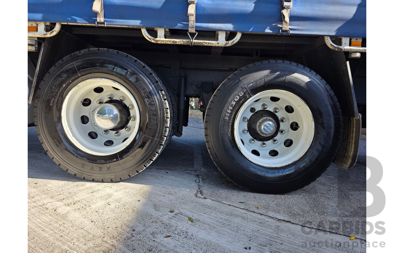 6/2011 Isuzu FXR 350 Sitec Series III 1000 4x2 Pantech 2d Truck Turbo Diesel 9.8L