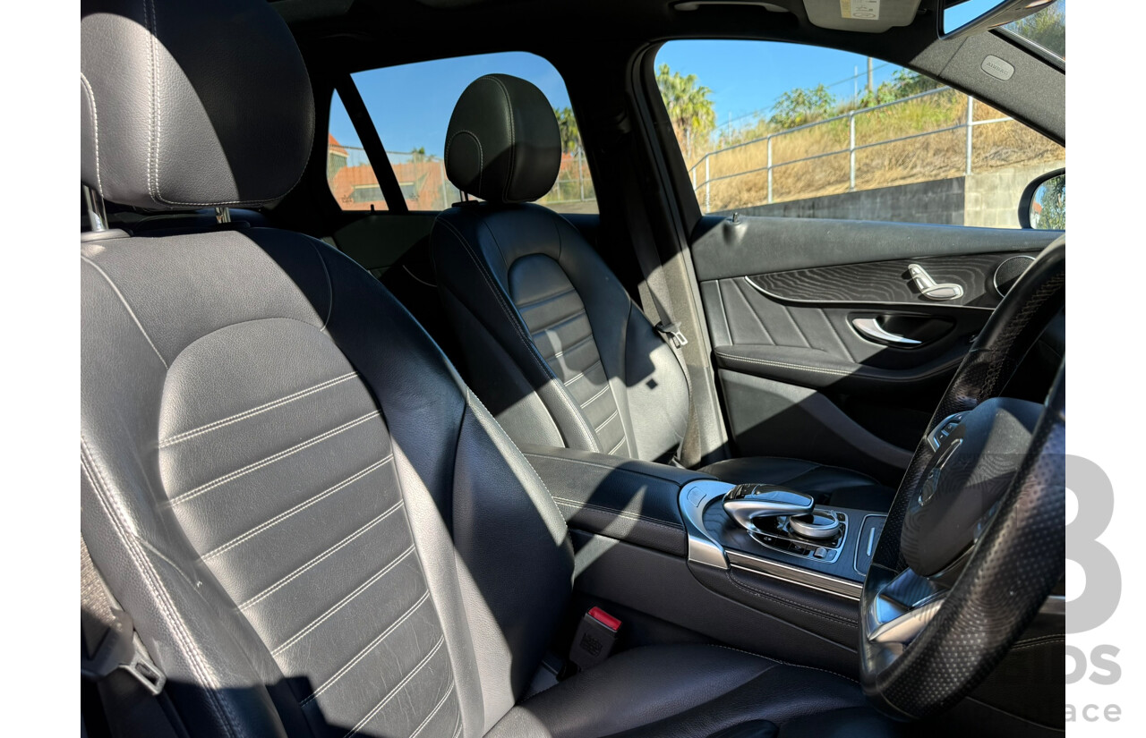 07/2019 Mercedes-Benz Glc 300 4MATIC AWD X253 MY20 4D Wagon White 2.0L