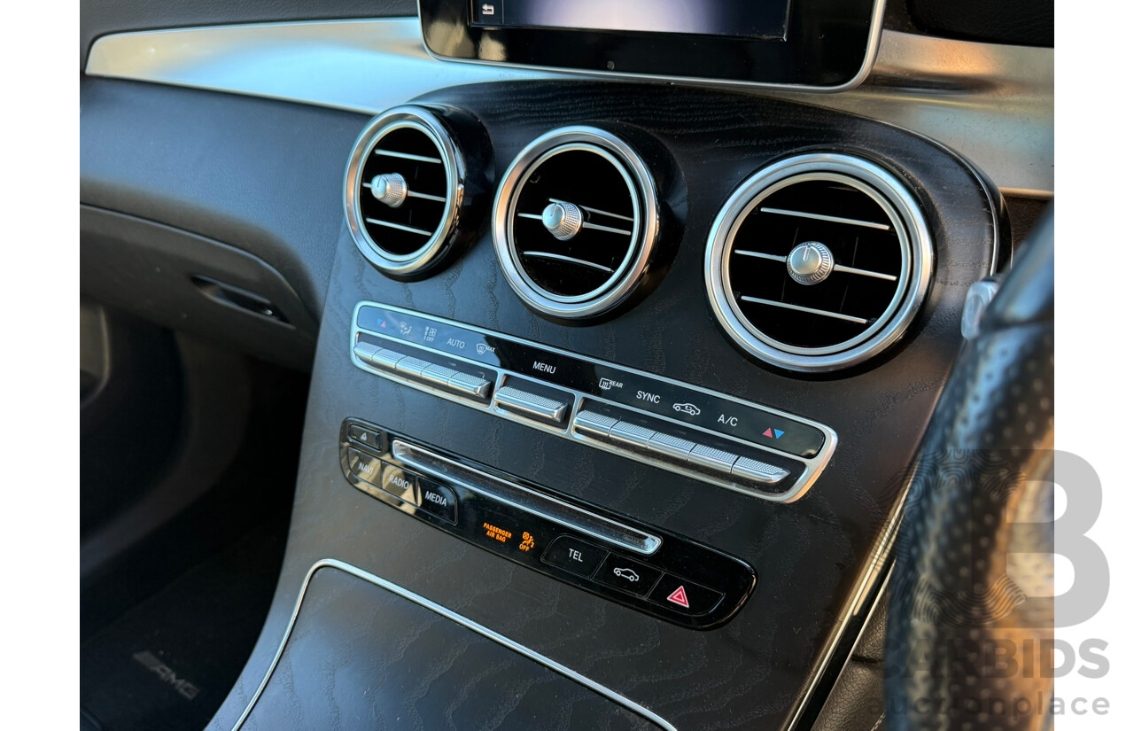 07/2019 Mercedes-Benz Glc 300 4MATIC AWD X253 MY20 4D Wagon White 2.0L