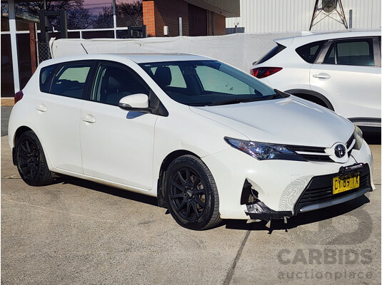08/2013 Toyota Corolla Ascent ZRE182R 5d Hatchback White 1.8L