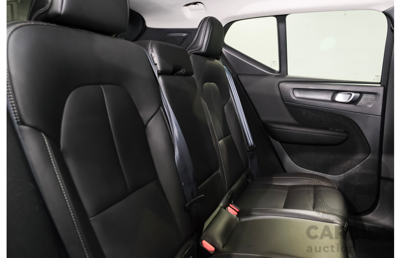 06/2021 Volvo XC40 T4 Inscription (AWD) 536 MY21 4d Wagon Black Turbo Diesel 2.0L