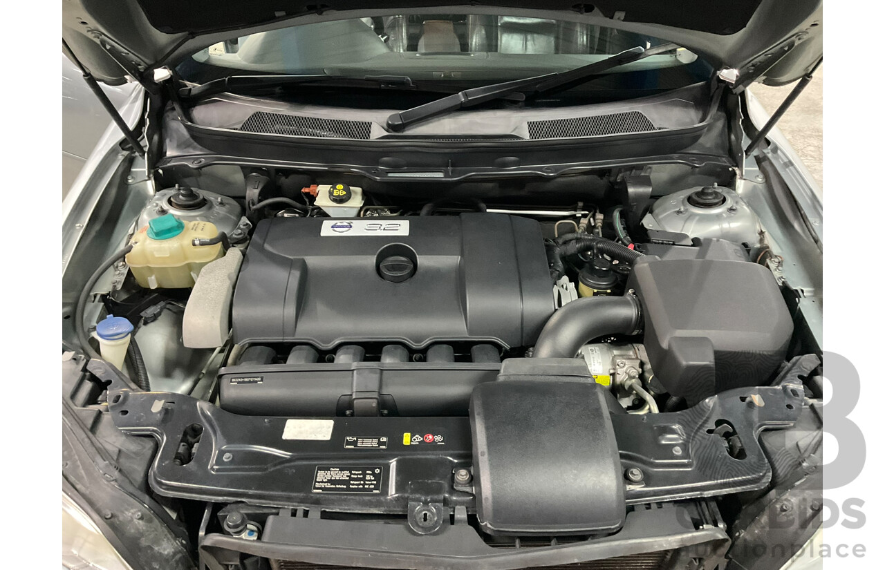 11/2012 Volvo XC90 3.2 R-Design (AWD) MY12 4D Wagon Silver 3.2L - 7 Seater