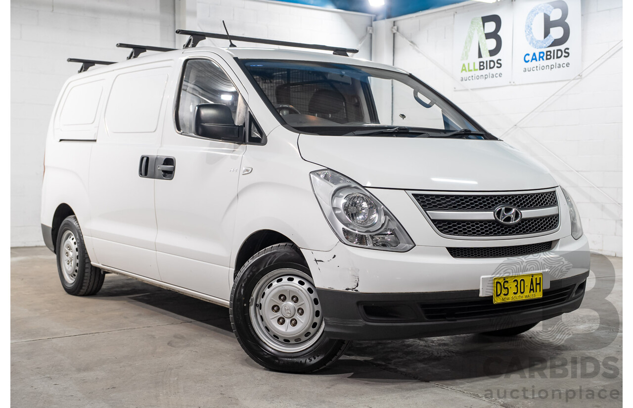 07/2013 Hyundai iLoad TQ MY13 4d Van Creamy White Turbo Diesel 2.5L