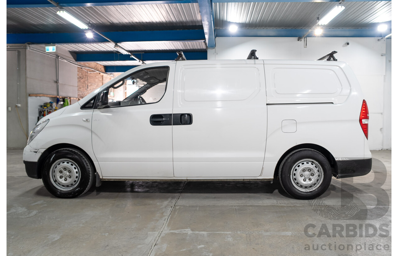 07/2013 Hyundai iLoad TQ MY13 4d Van Creamy White Turbo Diesel 2.5L