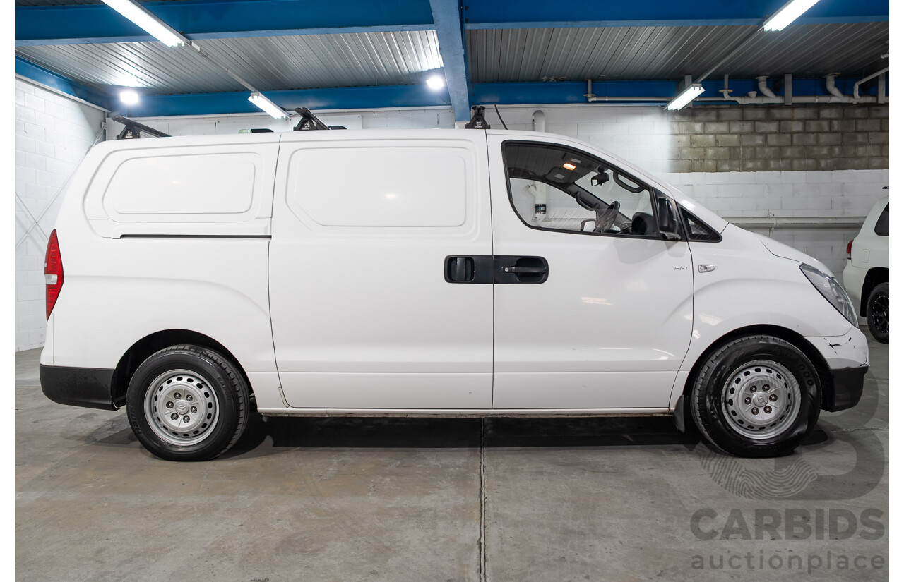 07/2013 Hyundai iLoad TQ MY13 4d Van Creamy White Turbo Diesel 2.5L