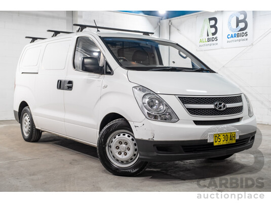 07/2013 Hyundai iLoad TQ MY13 4d Van Creamy White Turbo Diesel 2.5L