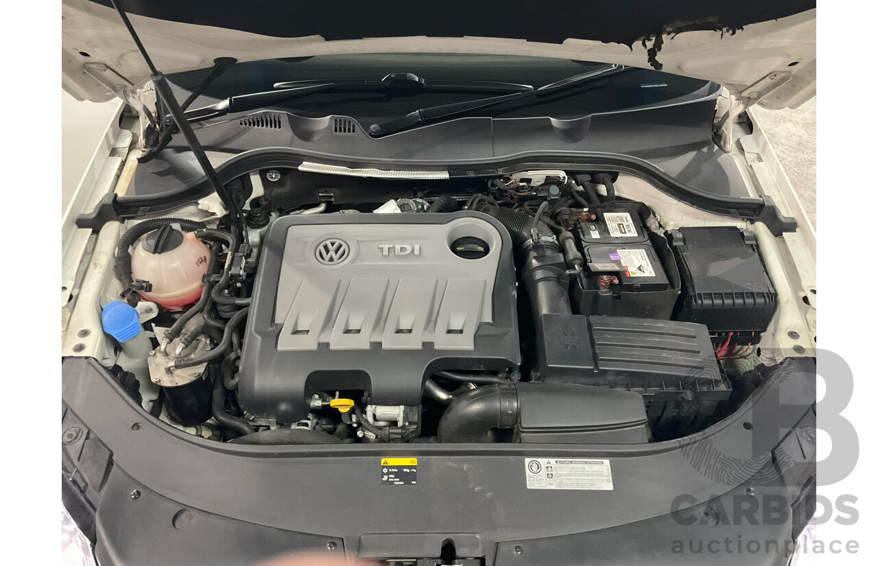 07/2014 Volkswagen Passat 130 TDI Highline 3C MY14.5 4d Sedan White Turbo Diesel 2.0L