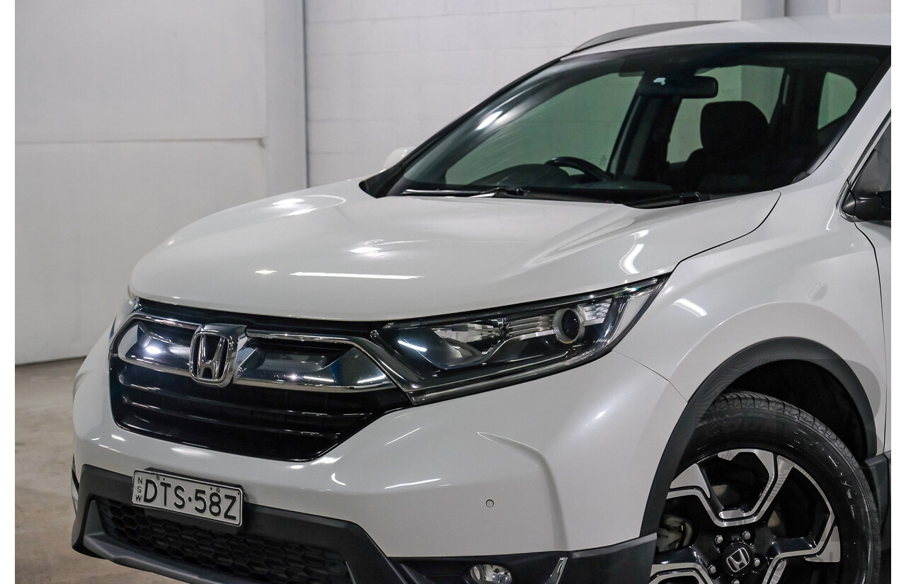 01/2018 Honda Cr-V VTi-S MY18 4d Wagon White 1.5L