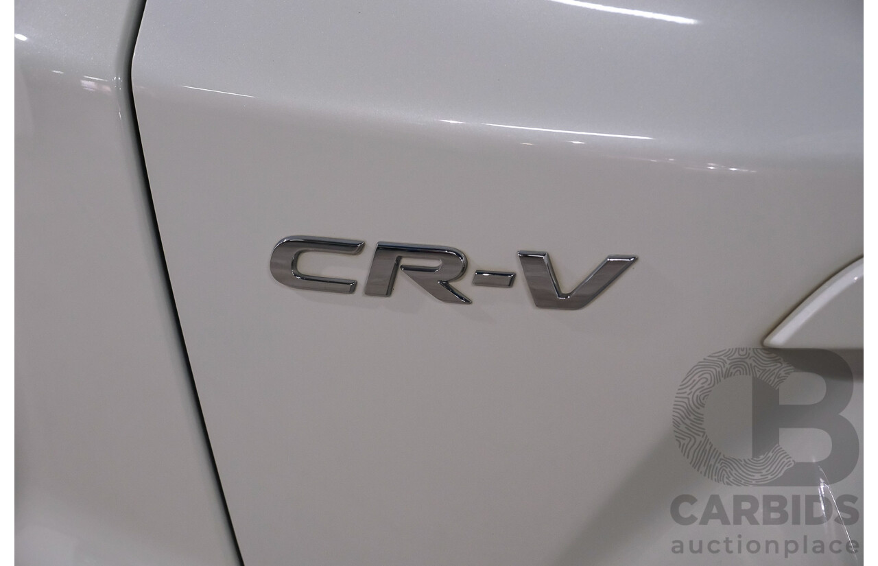 01/2018 Honda Cr-V VTi-S MY18 4d Wagon White 1.5L