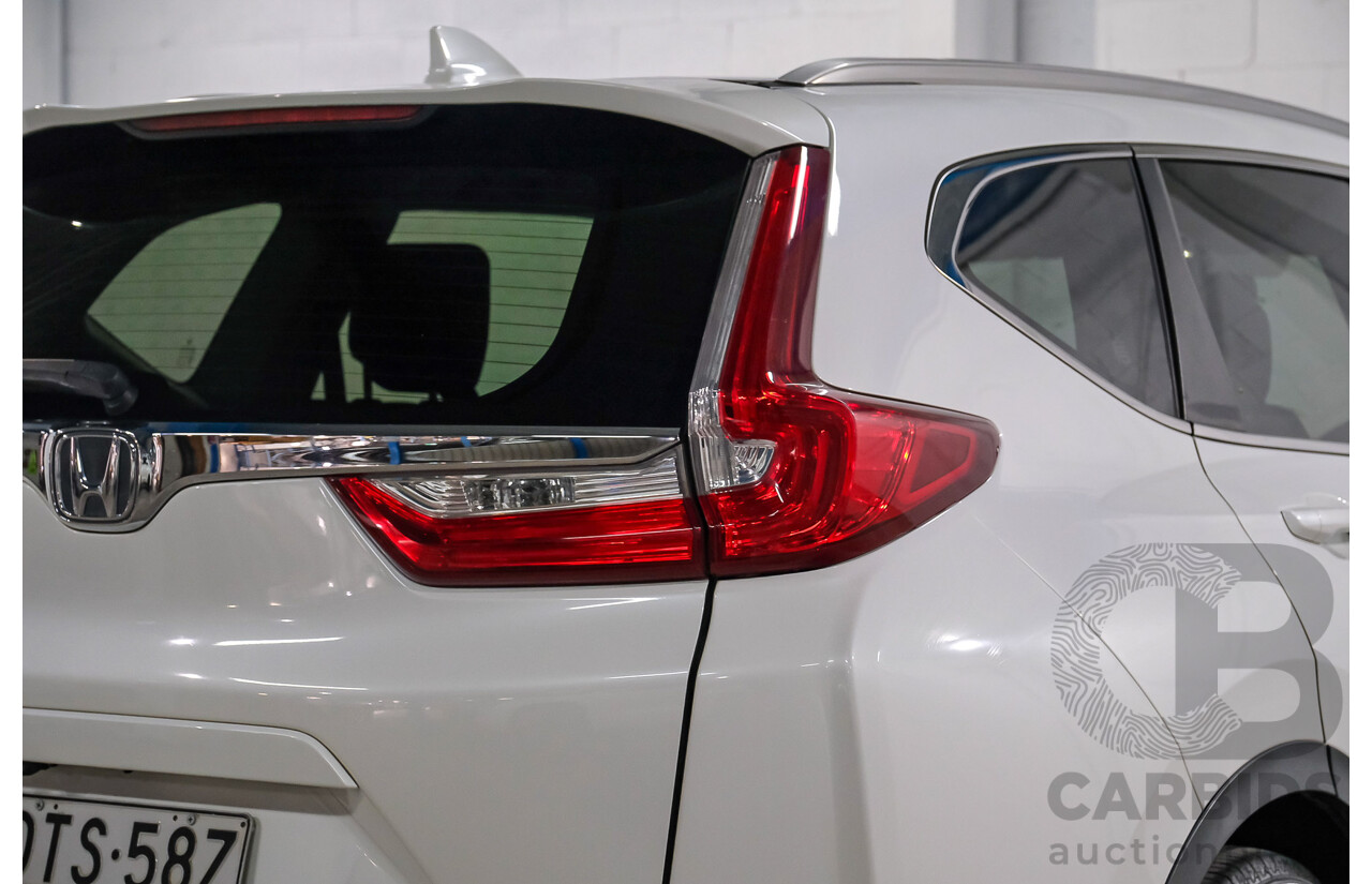 01/2018 Honda Cr-V VTi-S MY18 4d Wagon White 1.5L