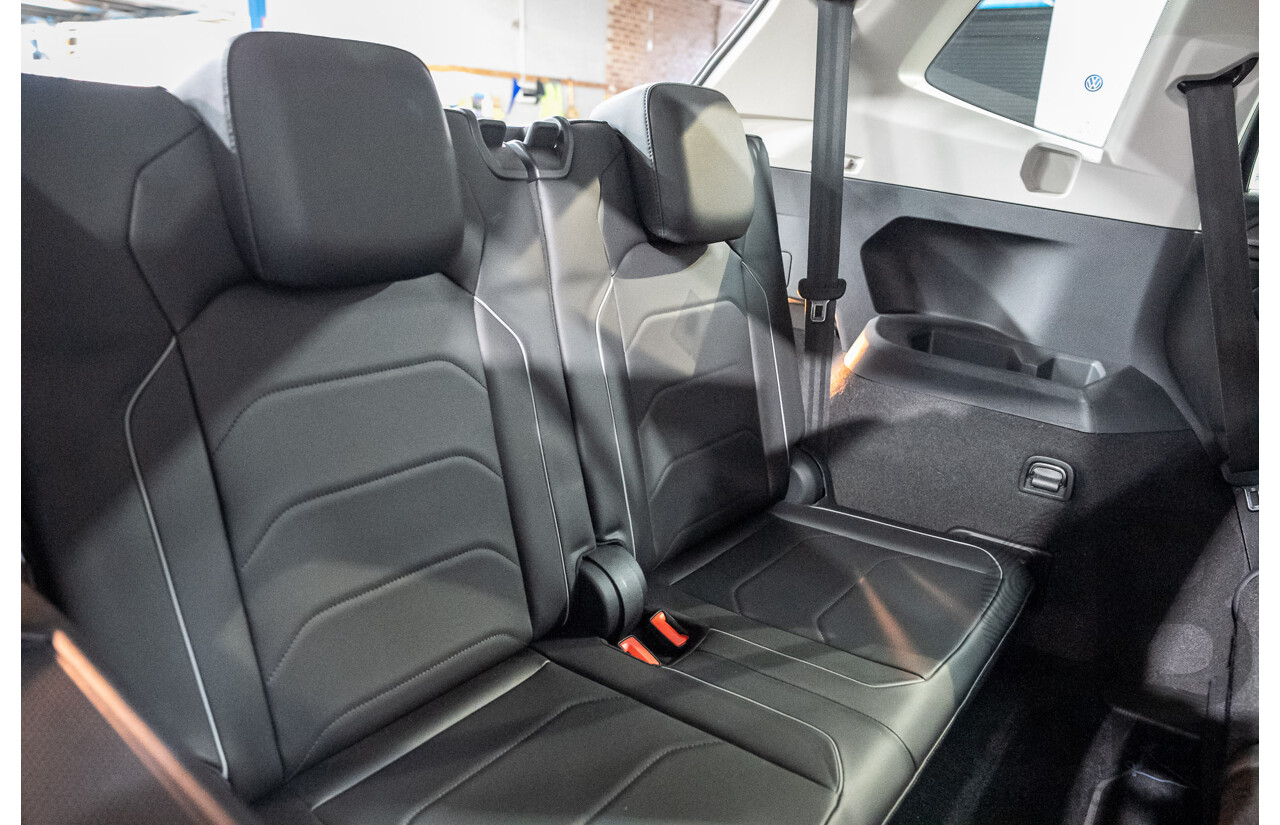 08/2018 Volkswagen Tiguan Allspace 140 TDI Highline (AWD) 5NA MY18 4d Wagon Grey Turbo Diesel 2.0L