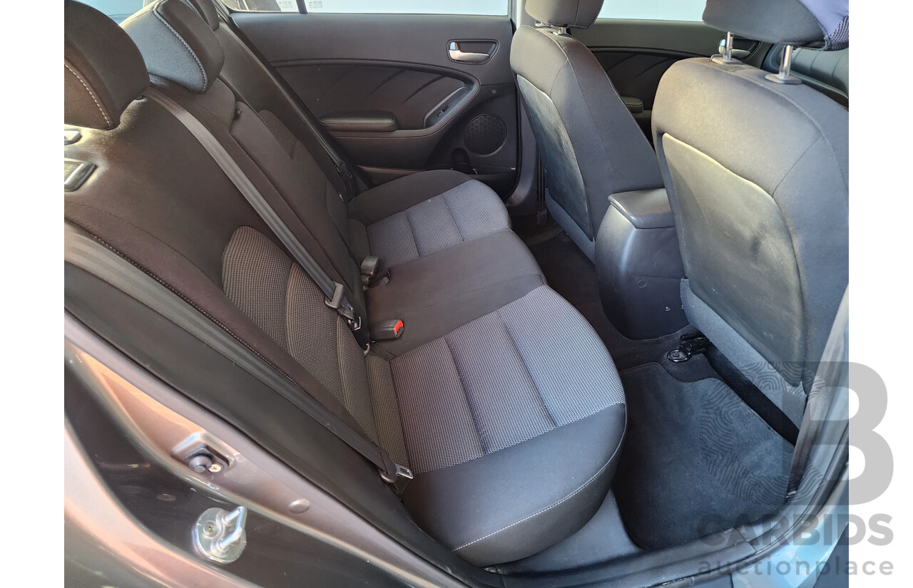 09/2016 Kia Cerato S YD MY17 5d Hatchback Grey 2.0L