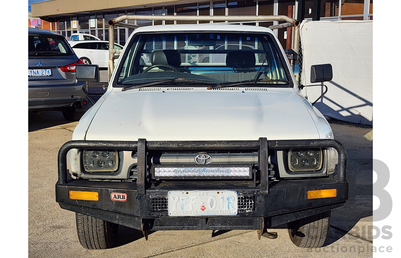 02/1993 Toyota Hilux RN85R C/Chas White 2.4L