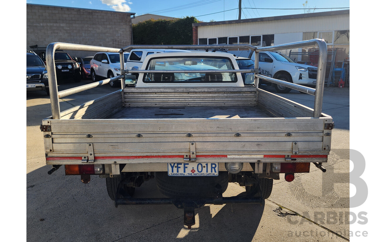 02/1993 Toyota Hilux RN85R C/Chas White 2.4L
