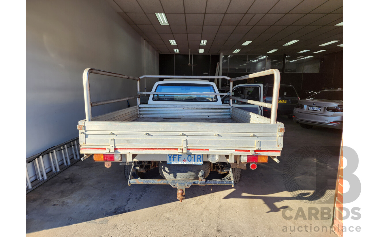 02/1993 Toyota Hilux RN85R C/Chas White 2.4L