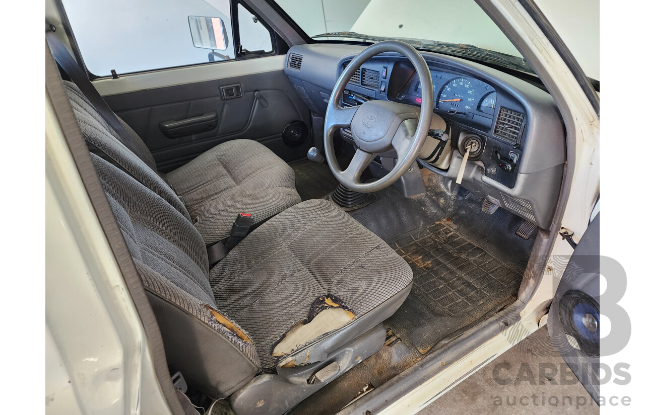 02/1993 Toyota Hilux  RN85R C/Chas White 2.4L