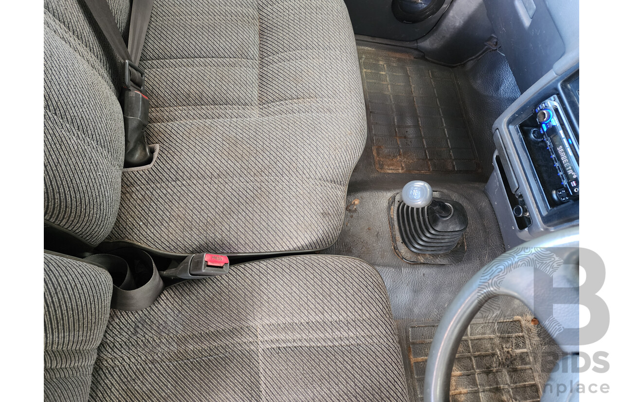 02/1993 Toyota Hilux  RN85R C/Chas White 2.4L