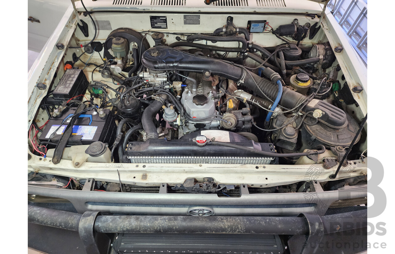 02/1993 Toyota Hilux  RN85R C/Chas White 2.4L