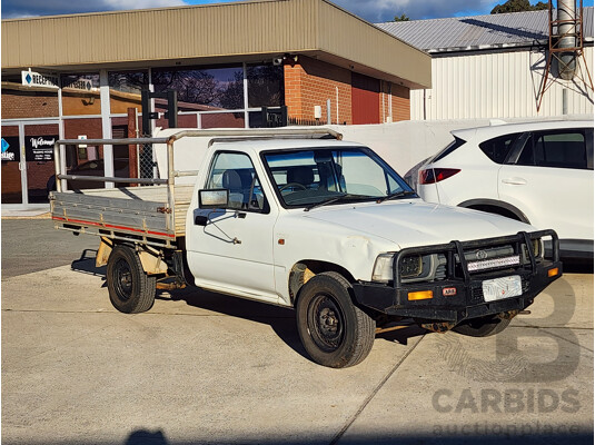 02/1993 Toyota Hilux  RN85R C/Chas White 2.4L