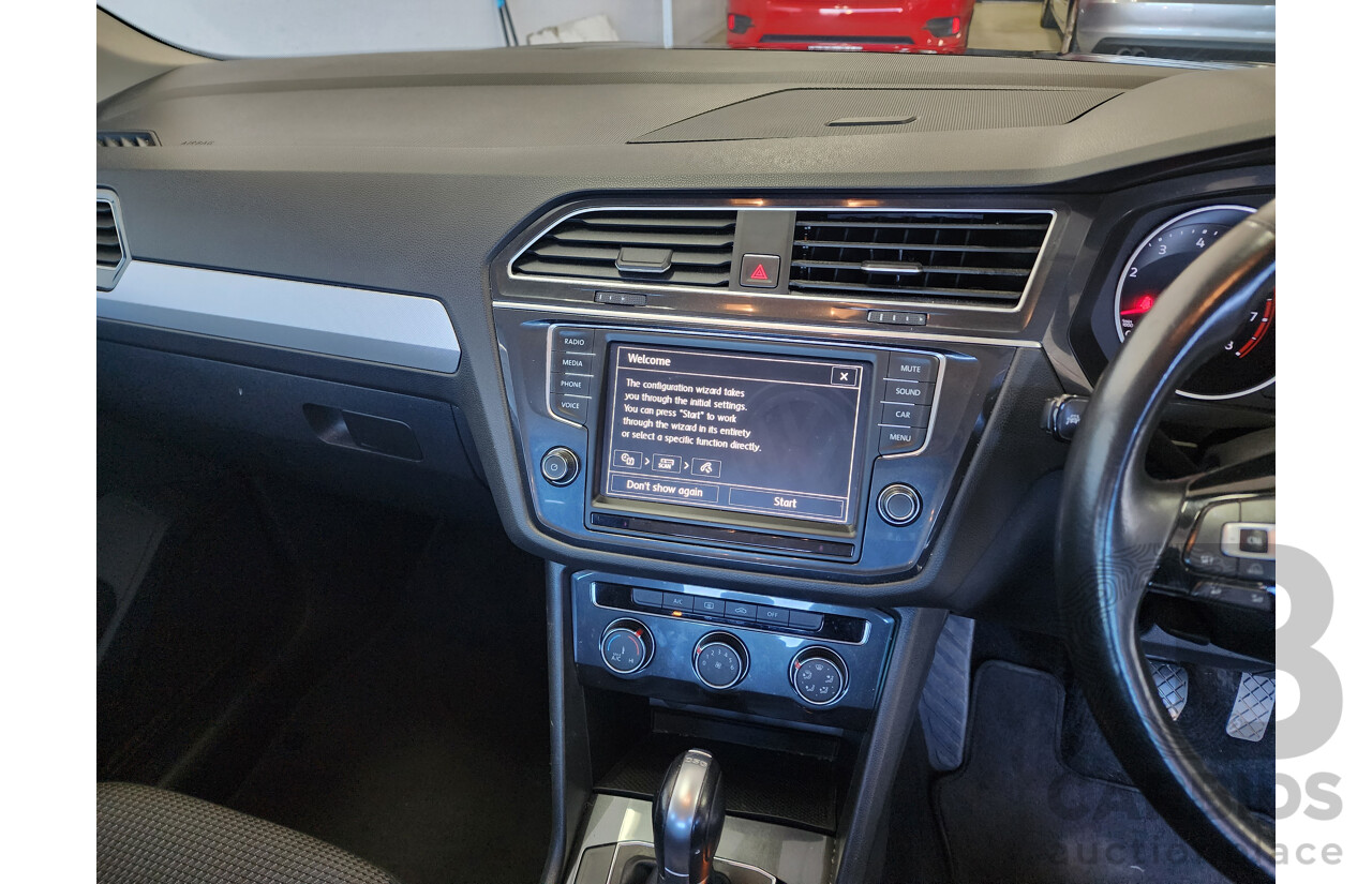 01/2017 Volkswagen Tiguan 110 TSI 5NA MY16 4d Wagon Black Turbo 1.4L