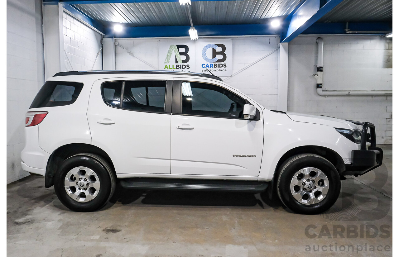 10/2016 Holden Trailblazer LT (4x4) RG MY17 4d Wagon White Turbo Diesel 2.8L
