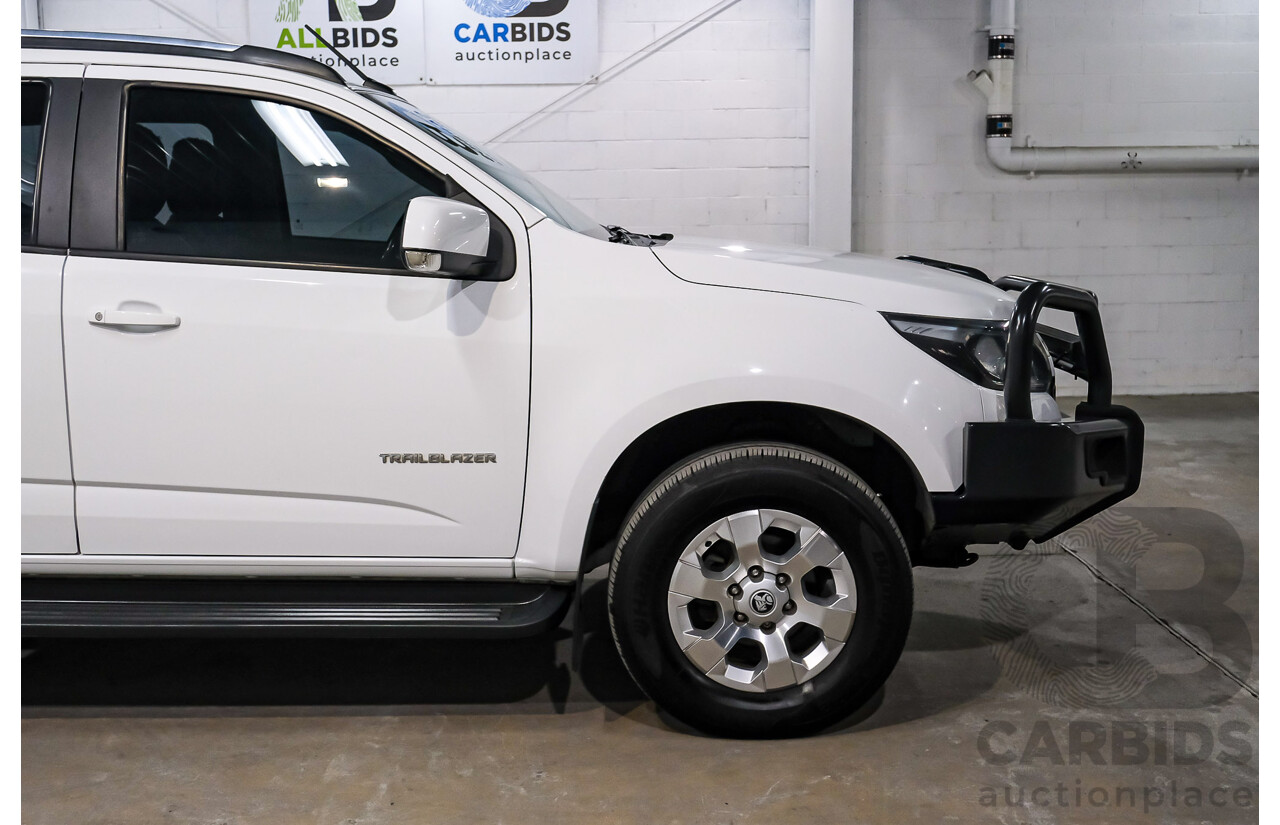 10/2016 Holden Trailblazer LT (4x4) RG MY17 4d Wagon White Turbo Diesel 2.8L