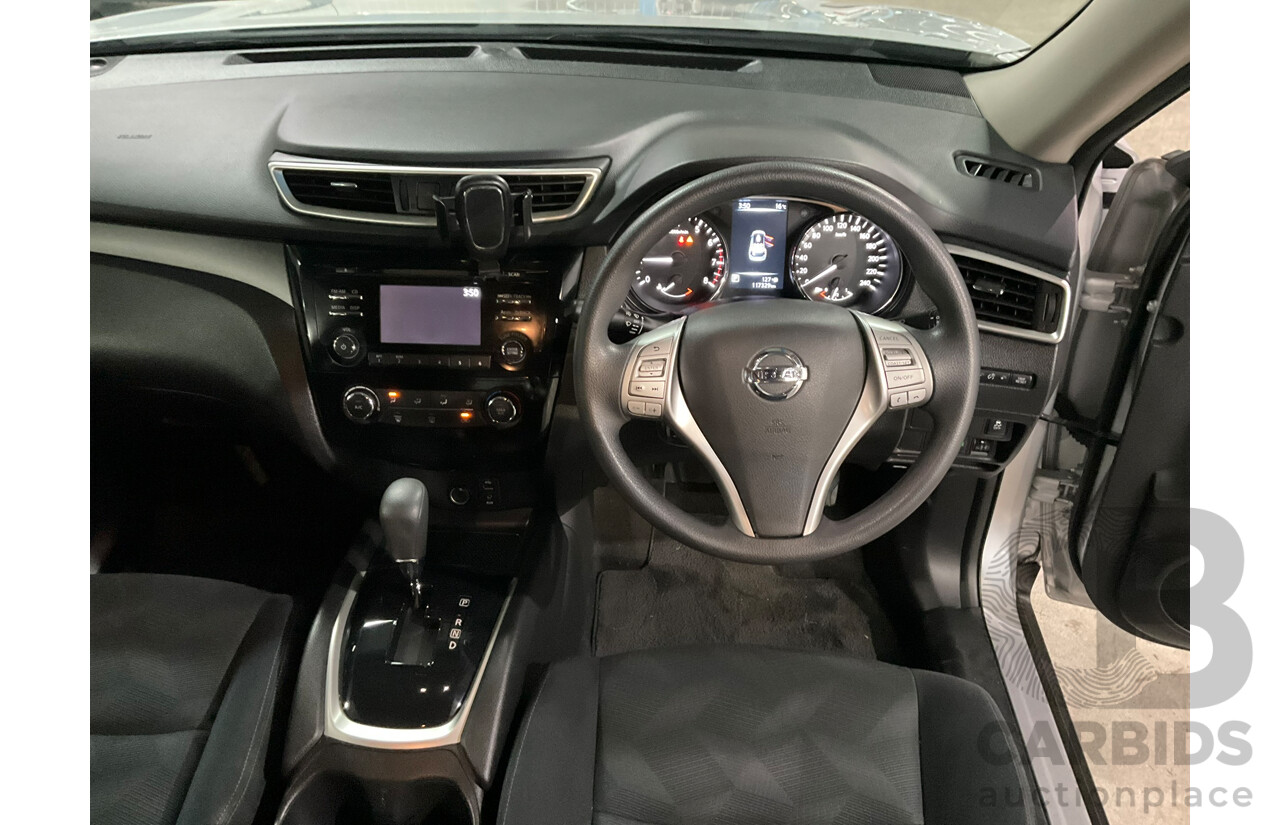 10/2016 Nissan X-Trail ST T32 4D Wagon Silver 2.5L - 7 Seater