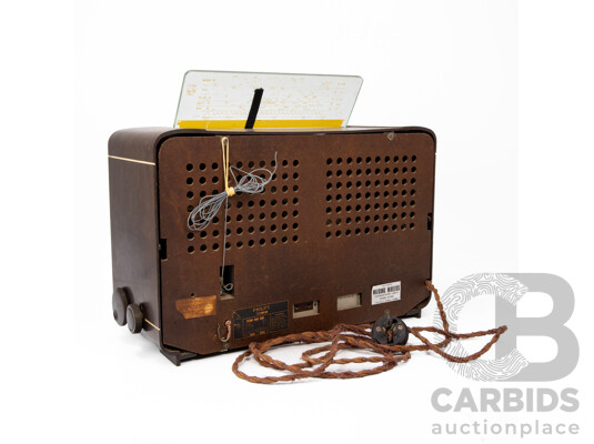 Vintage Philips Model 113 Bakelite Valve Radio