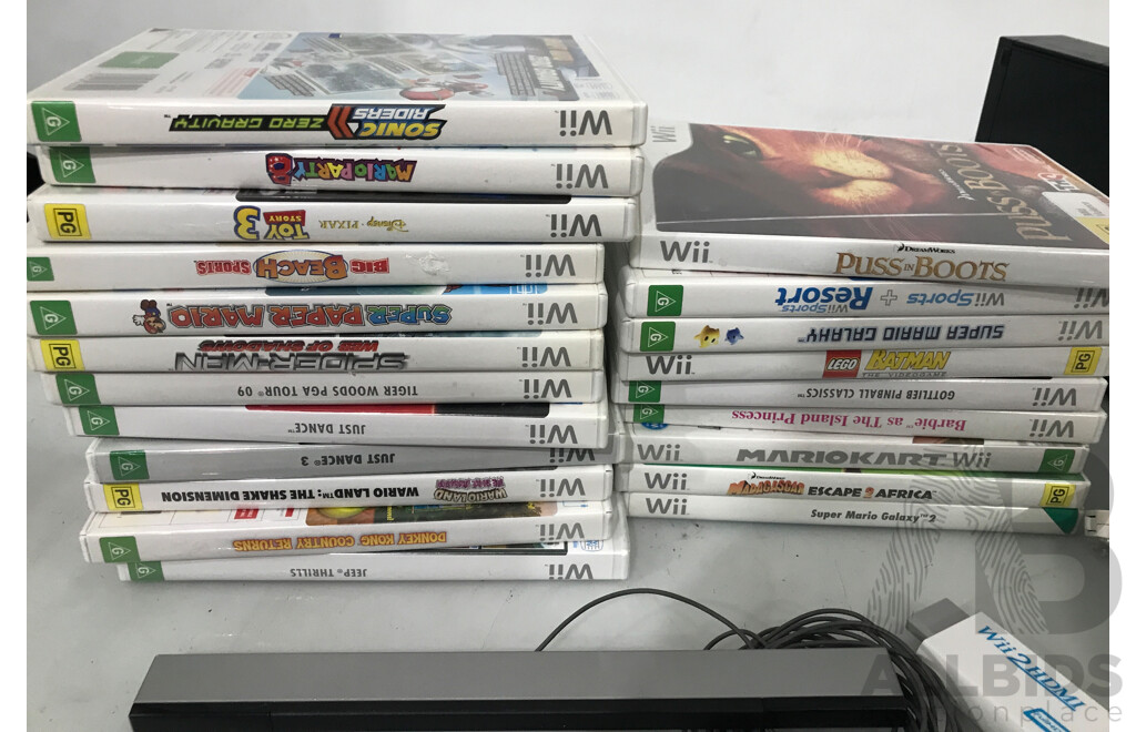 Nintendo (RVL-001) Wii W/ Games/Accessories/Controllers
