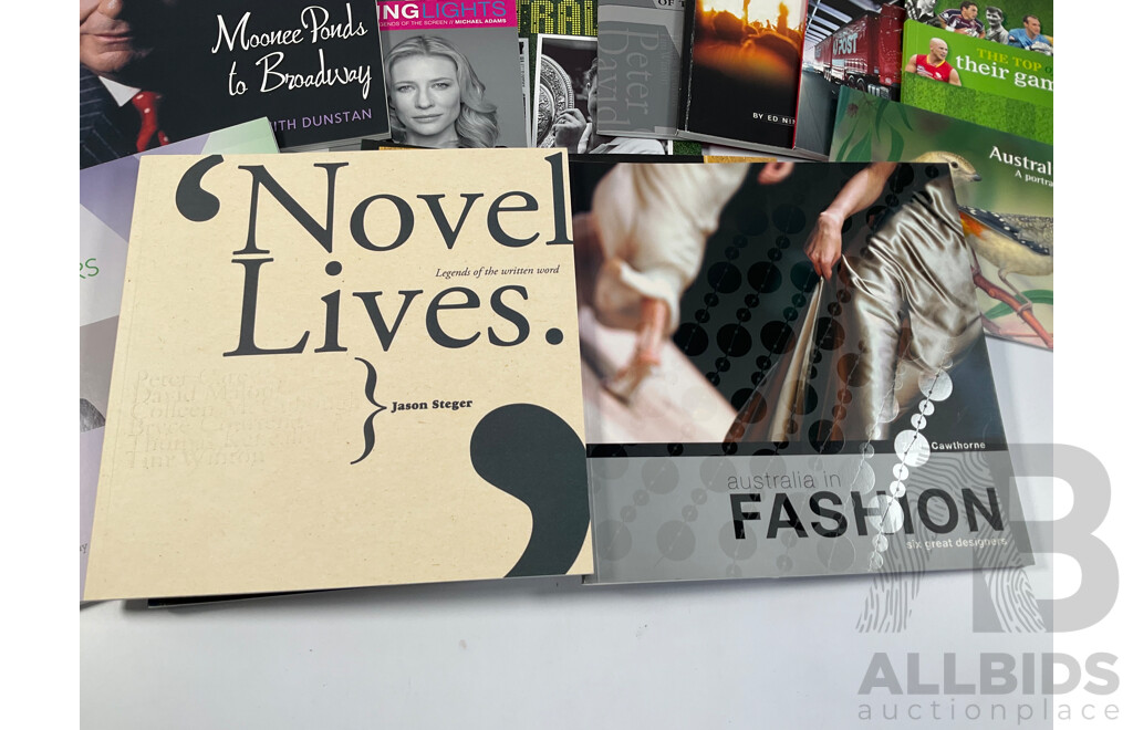 Thirteen Australian Stamp Booklets Including Australian Birds, Shining Lights, Novel Lives, Diva, Barry Humphries, Trailblazers and More